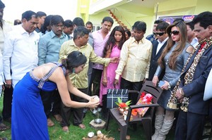 Bangla Lo Alajadi Movie Opening